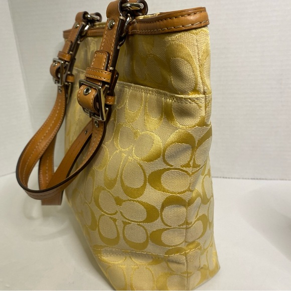 Coach yellow signature tote bag - Picture 10 of 15